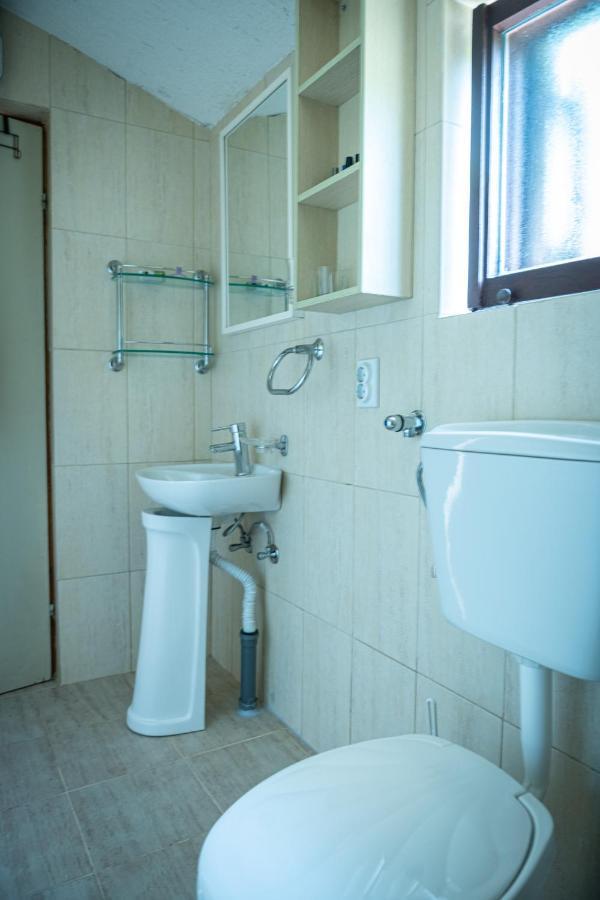 Guest House Gornji Ceklin Τσέτινιε Εξωτερικό φωτογραφία