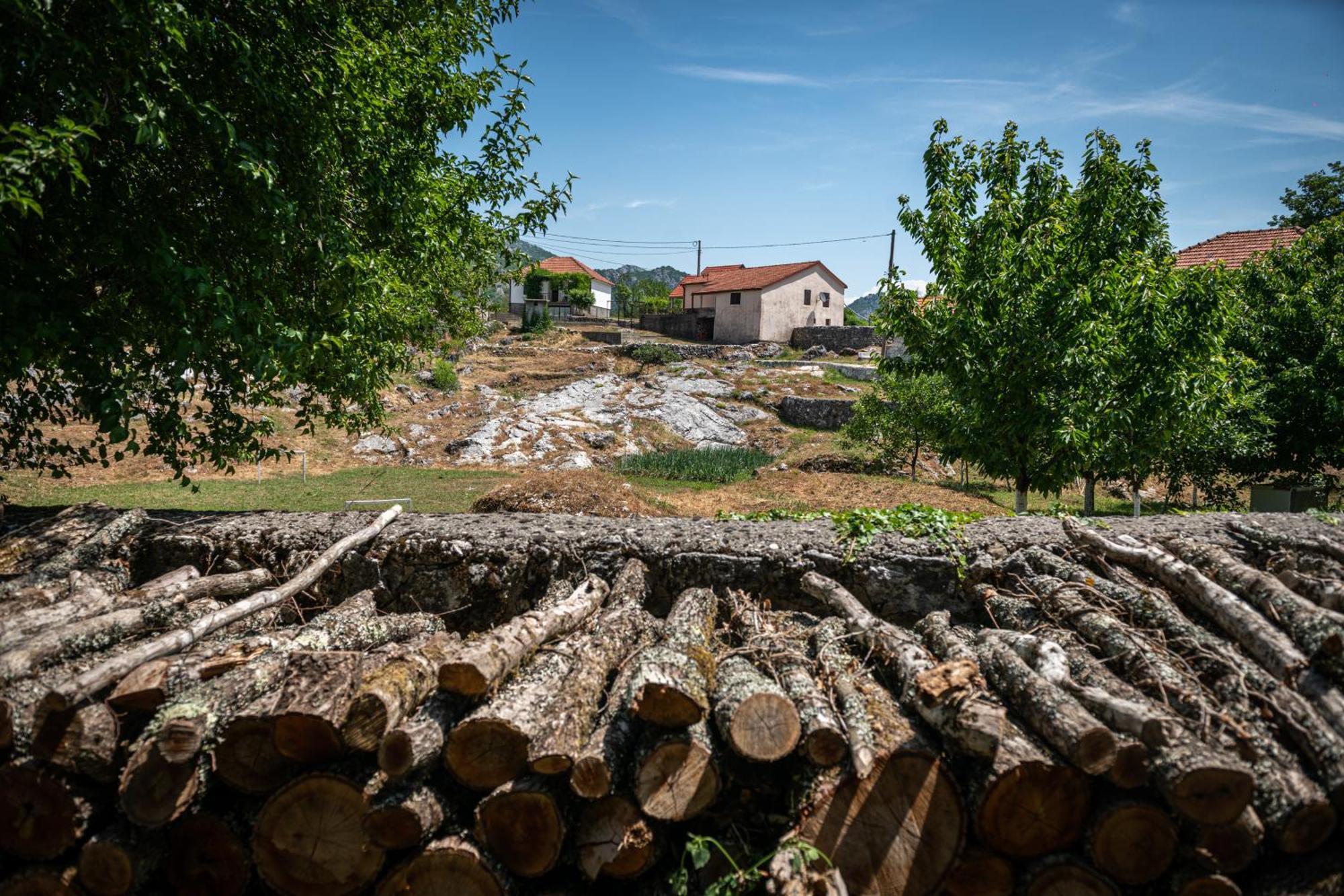 Guest House Gornji Ceklin Τσέτινιε Εξωτερικό φωτογραφία